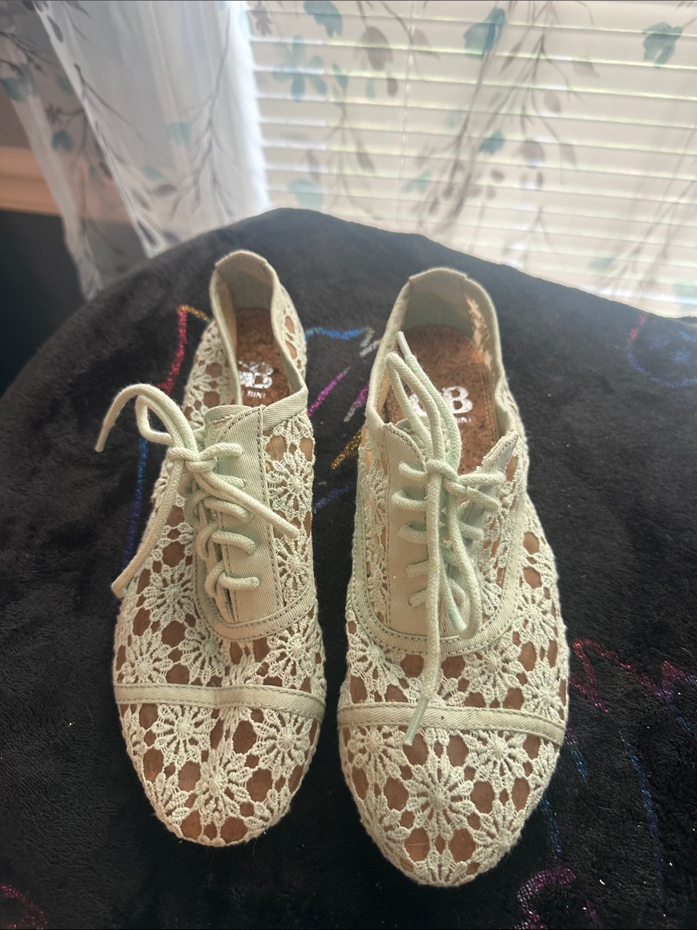 Gianni Bini Cream Lace-Up Crochet Oxfords